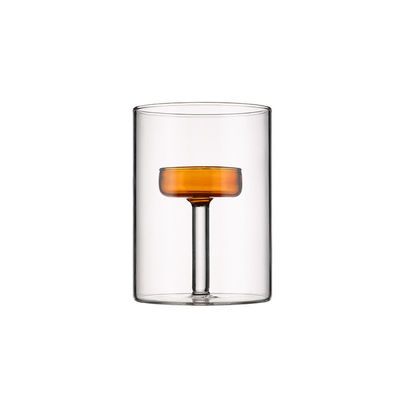 Experiencias gastronómicas de lujo con un elegante portavelas de vidrio transparente y tapa de madera