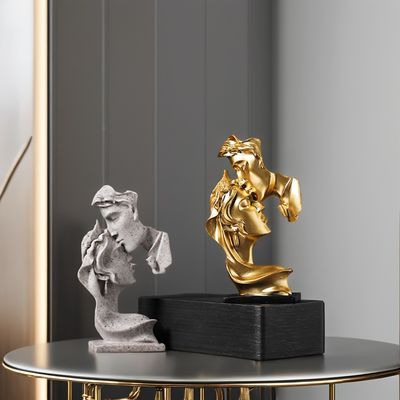 Obra maestra hecha a mano de bambú y resina La estatua del pensador para piezas de decoración del hogar