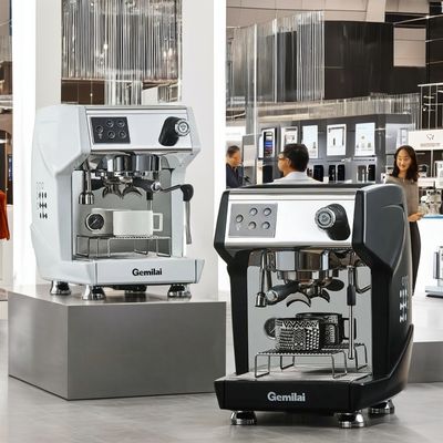 Máquina de café expreso comercial con función de bebida directa con todos los accesorios