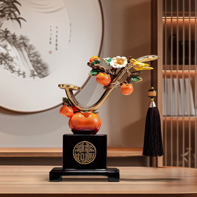 Elegante televisor moderno y el armario de vino en madera de persimón para la decoración en la sala de estar