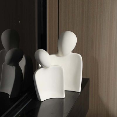 Elevá tu espacio con una estatua de amantes abstractos únicos de bambú escultura de arte cerámico