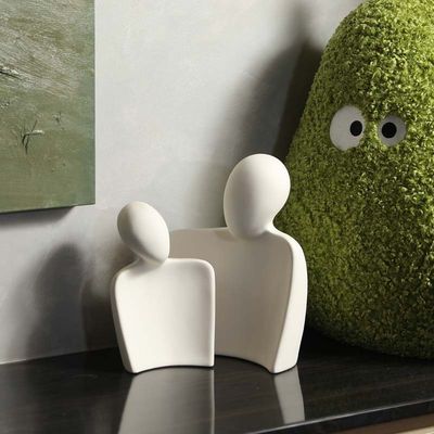 Elevá tu espacio con una estatua de amantes abstractos únicos de bambú escultura de arte cerámico