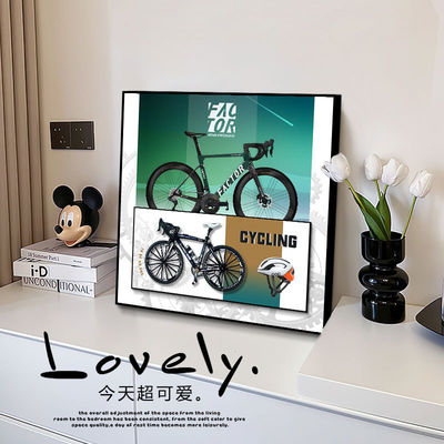 Diseño moderno estilo de pintura colgante Modelo de bicicleta de metal a la antigua para decoración