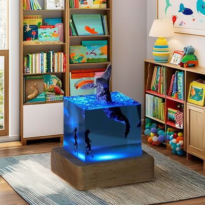 Lámpara de resina LED ecológica para buceadores de tiburones Atmosfera del océano Luz de mesa para la habitación de los niños
