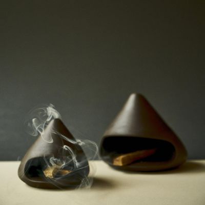 Decoración para el hogar de metal Mini portaquemadores de incienso con diseño cerámico de retroceso de bastón