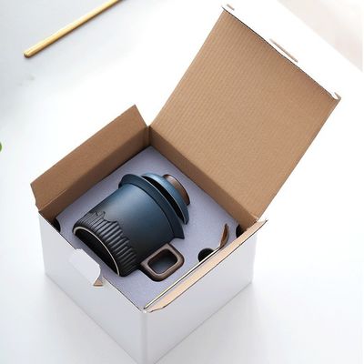 Taza de cerámica de manillar de madera para estilo tradicional japonés. Cabeza de regalo de leche de té espresso.