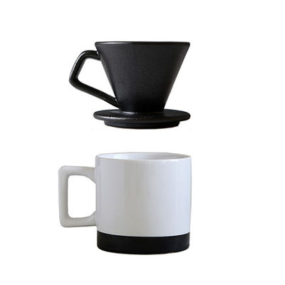 Cafetera de cerámica de estilo europeo con diseño clásico y taza