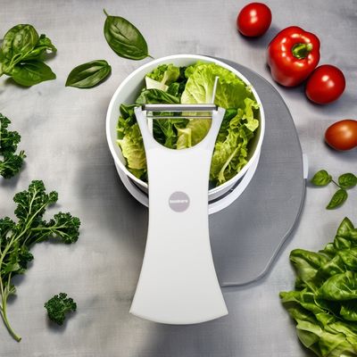 Peeler de vegetales de acero inoxidable pequeño y versátil perfecto para varios alimentos