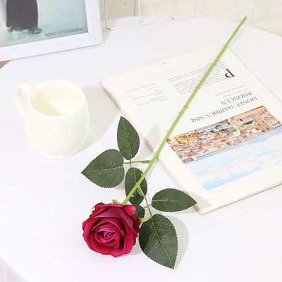 Decoración de la mesa del hogar de otoño Hermosa colorida Simulación de hortensias Requisitos fotográficos