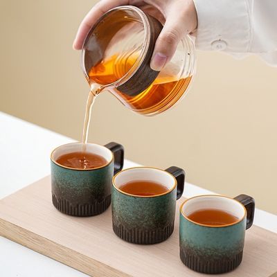 Taza de café apilada con mango y cuchara de madera Conjunto rústico de estilo nórdico Taza de cerámica de 50 ml