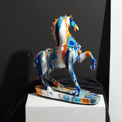 Camuflaje Vintage Caballo galopante Escultura de resina Bambú Arte de pared para la decoración del hogar