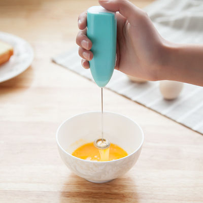 2024 Diseño Mini eléctrico portátil batedor de huevos de acero inoxidable Whisk para huevos de café de leche