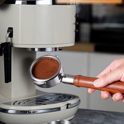 Equipo de dosificación de precisión Anillo de dosificación de café respetuoso con el medio ambiente para filtros portátiles de 51MM 58MM