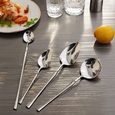 Logotipo personalizado aceptable 24pcs Elegante oro de acero inoxidable Set de plataformas para hotel