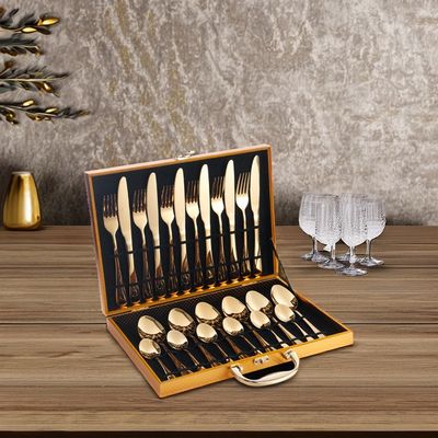 Hotel de acero inoxidable boda 24pcs Set de cubiertos de lujo Cuchara de oro y tenedor Plata