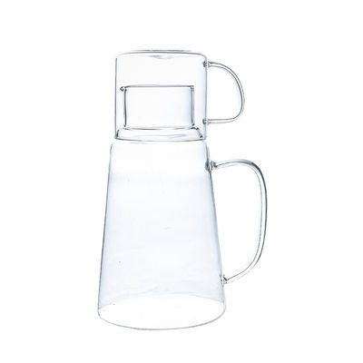 Diseño moderno Jar de agua caliente / fría Jugo de bebida Carafe Jar de vidrio Confeccionado con taza
