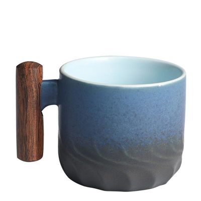 Taza de té de cerámica de hueso de mango de madera para café o campamento Diseño personalizable