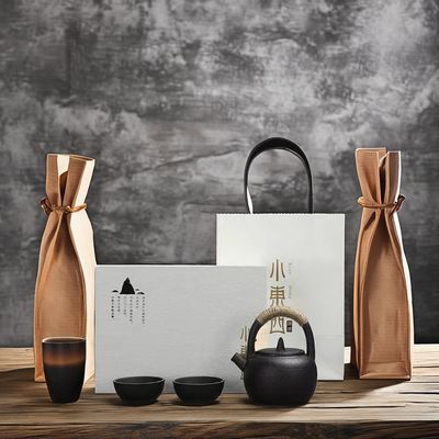 Modernas tazas de té de cerámica de moda con platillo de madera y mango de madera