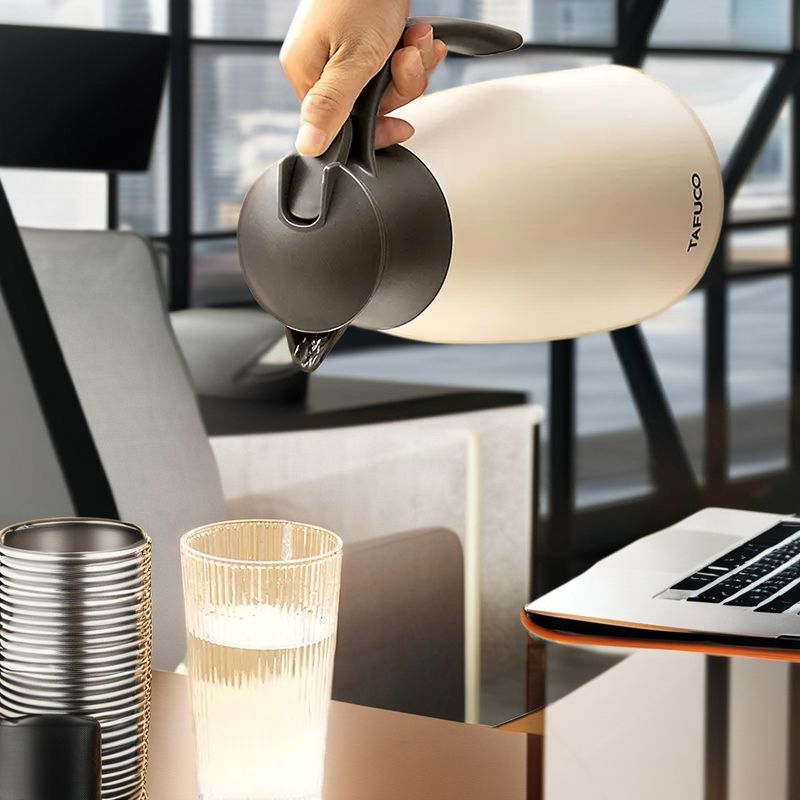 Potas de café y té aisladas de acero inoxidable, imprescindibles para hoteles, aerolíneas y restaurantes
