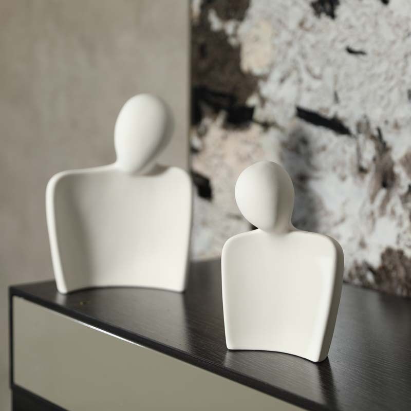 Otras decoraciones para el hogar Escultura de bambú vibrante de amantes abrazados Arte cerámico para regalos