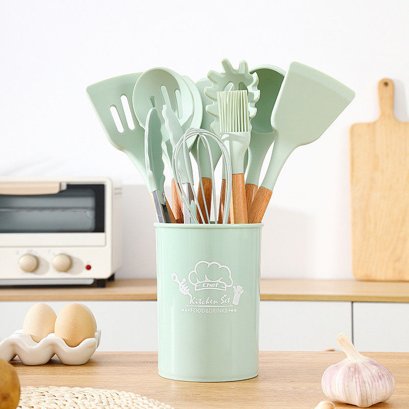 Logotipo personalizado 3000pcs Silicone Kitchen Tools Set Sostenible y duradero para las necesidades de cocina