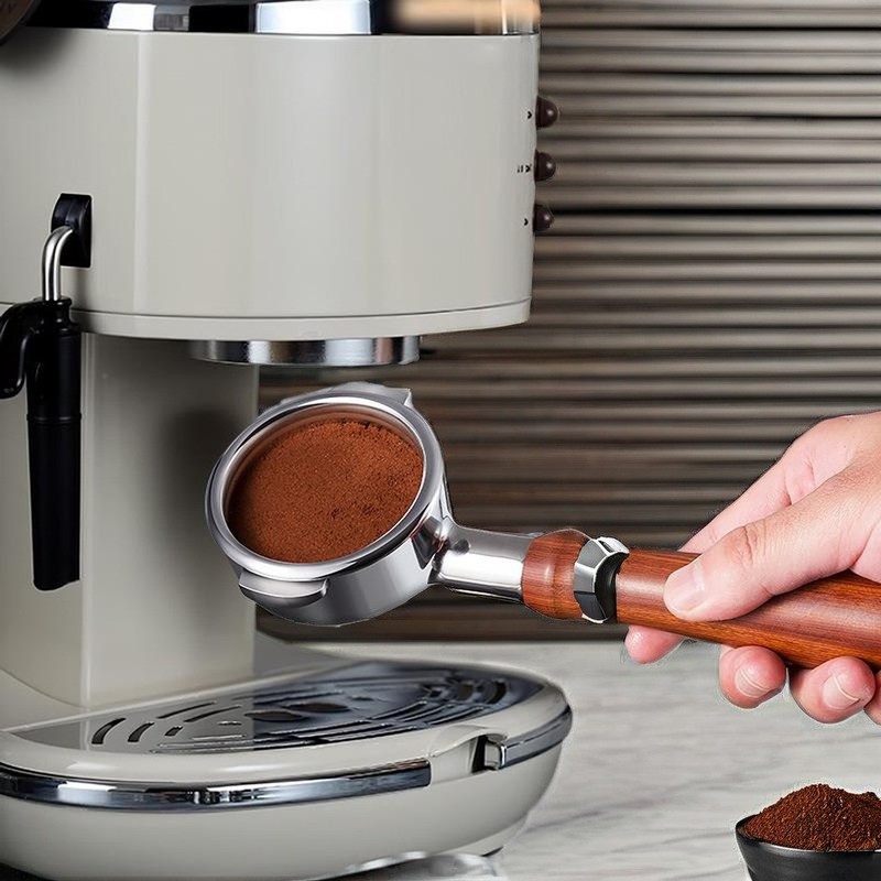 Mejora tu juego de café con el versátil anillo magnético de dosificación de café de 51MM y 58MM