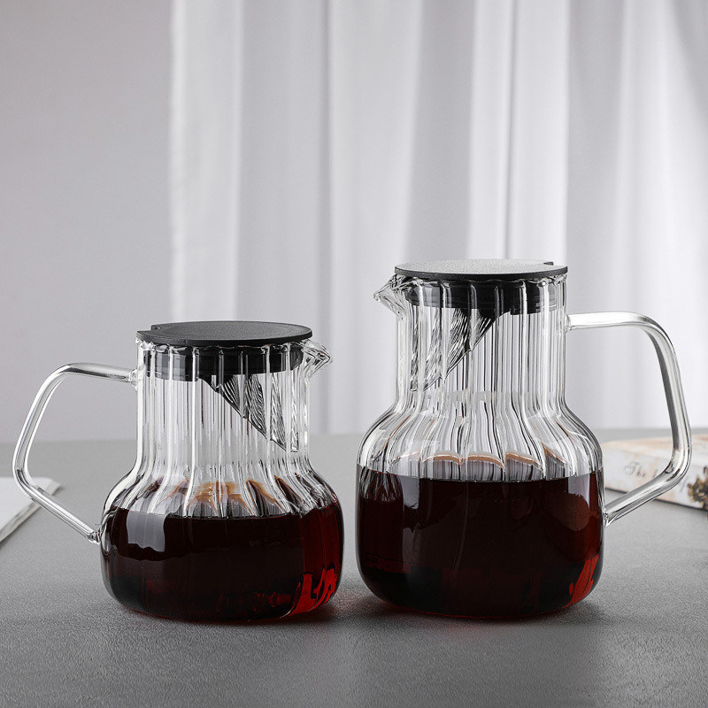 Cisterna de vidrio transparente resistente a altas temperaturas con tapa de madera rayada
