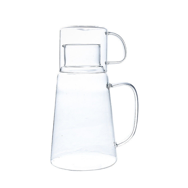 Diseño moderno Jar de agua caliente / fría Jugo de bebida Carafe Jar de vidrio Confeccionado con taza
